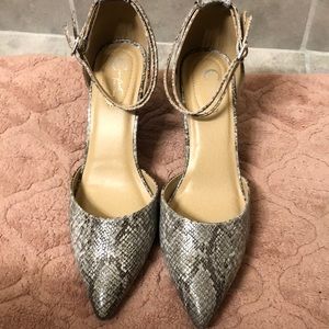 Pointed heels.